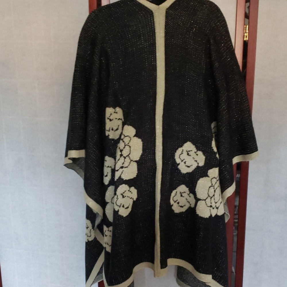 Wrap - Picture 3 of 3
